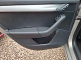 Škoda Octavia (2013) 1.4TSI 103kW 6MAN -S.KNIHA - náhled 32