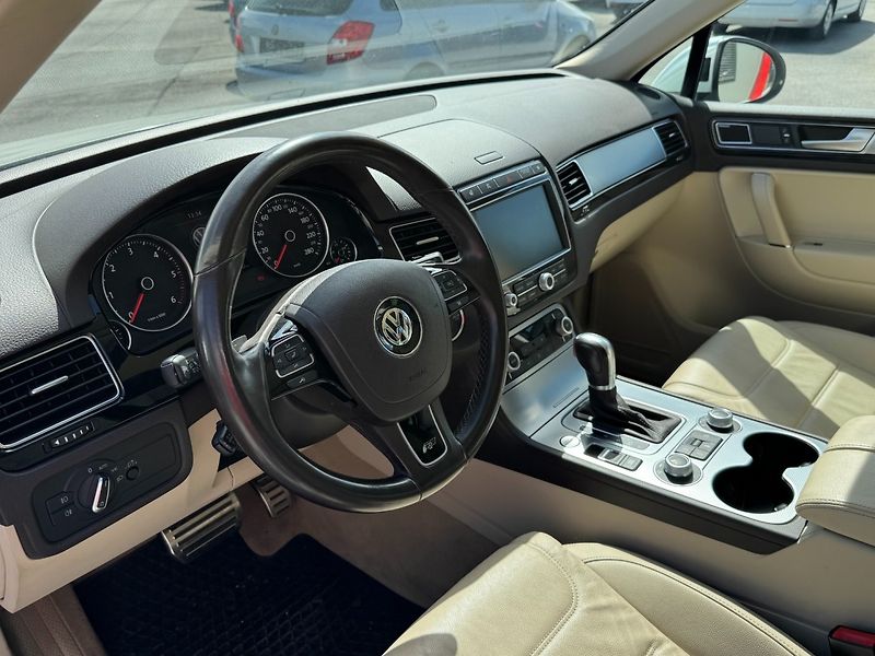 Volkswagen Touareg (2015) 3,0 TDI  193 KW Rline - fotka 11 z 35