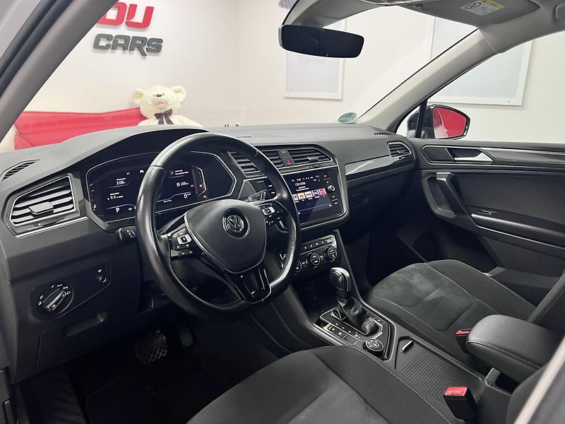 Volkswagen Tiguan 2.0 TSI 140 kW R-Line - fotka 16 z 50