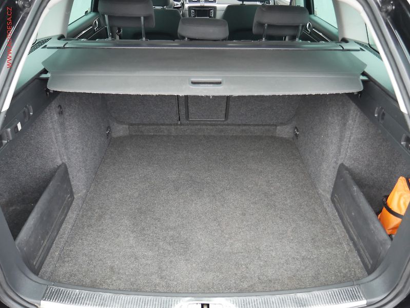 Škoda Superb (2013) 2.0 TDi 4x4, ČR, Bixen, navi - fotka 7 z 21