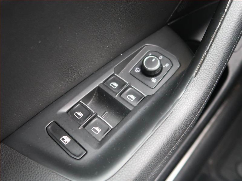 Volkswagen Passat (2015) Highline 2.0 TDI, 4X4 - fotka 17 z 17