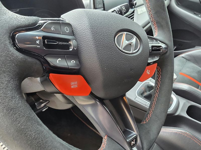 Hyundai i30 2.0-LIMITOVANÁ EDICE-DPH-1.MAJ - fotka 19 z 28