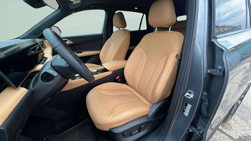 MG HS EXCLUSIVE 1.5T AT7 (125kW/170k - fotka 19 z 30