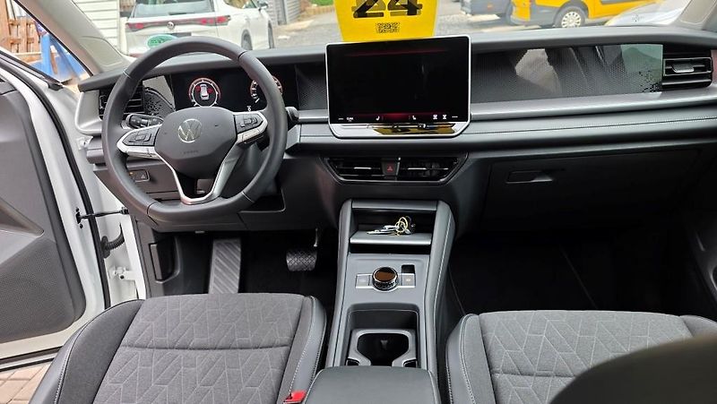 Volkswagen Tayron (2025) 2.0 TDI 142kW 4x4 DSG7 7míst - fotka 19 z 41