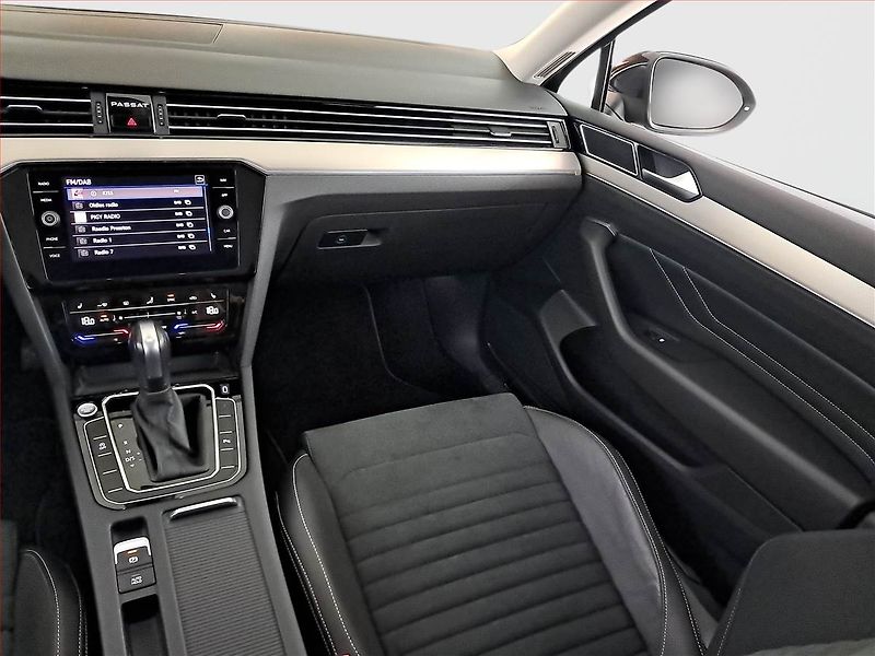Volkswagen Passat (2021) Elegance 2.0 TDI - fotka 8 z 24