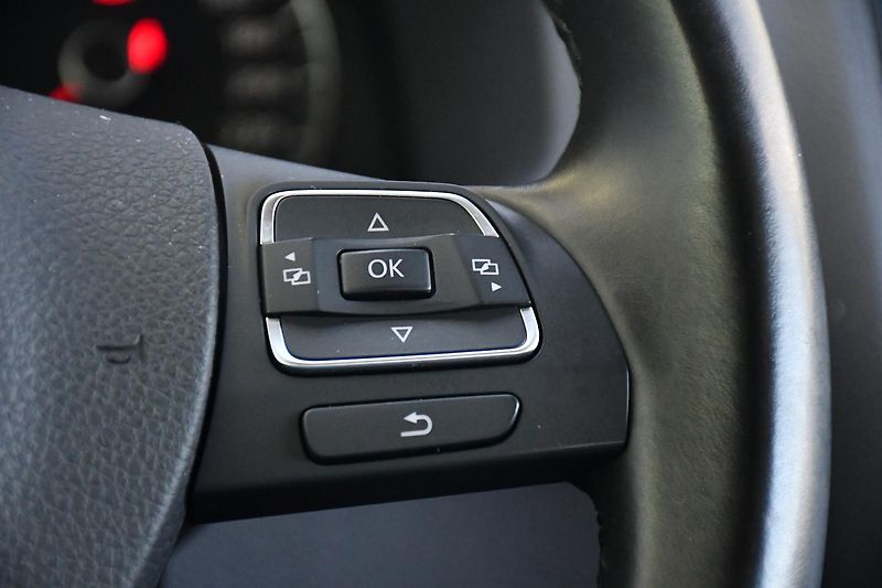 Volkswagen Touran 1.6TDi 77kW TAŽNÉ  - fotka 30 z 45