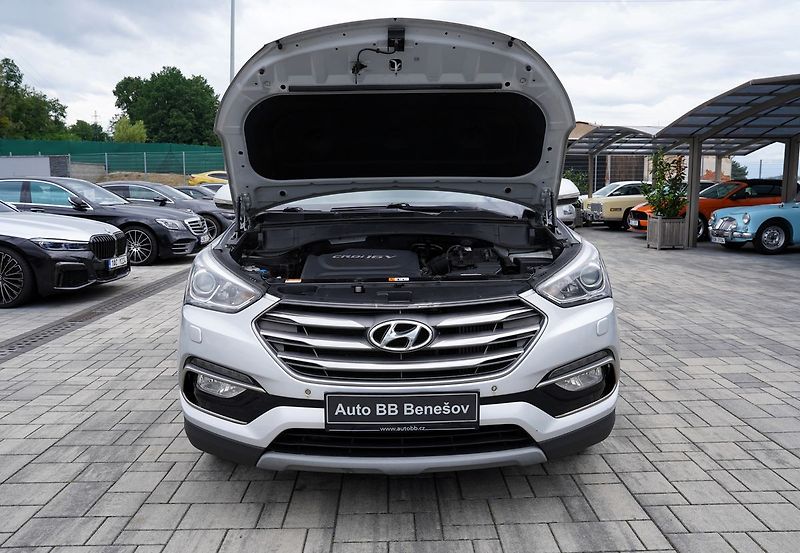 Hyundai Santa Fe 2.2 CRDi 4WD/Style/4x4/CZ - fotka 9 z 50