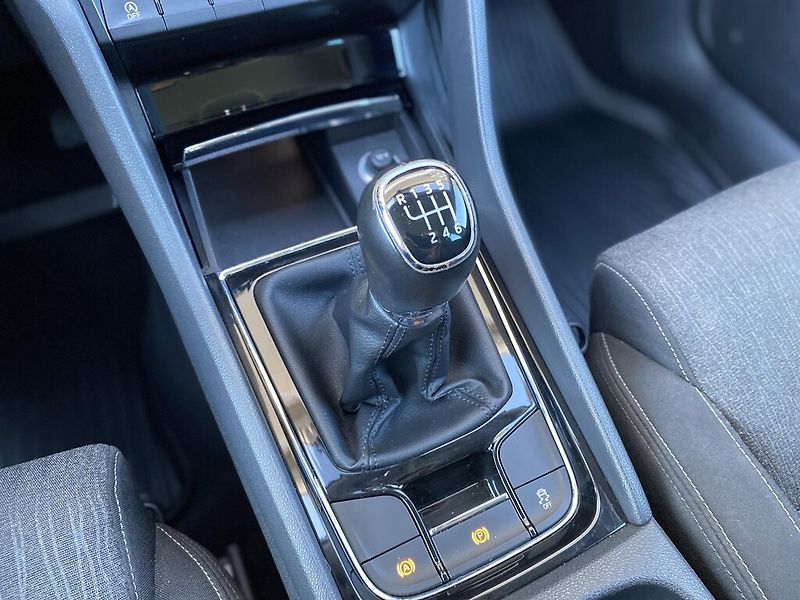Škoda Karoq 1,5 TSI 110 kW Style - fotka 23 z 28
