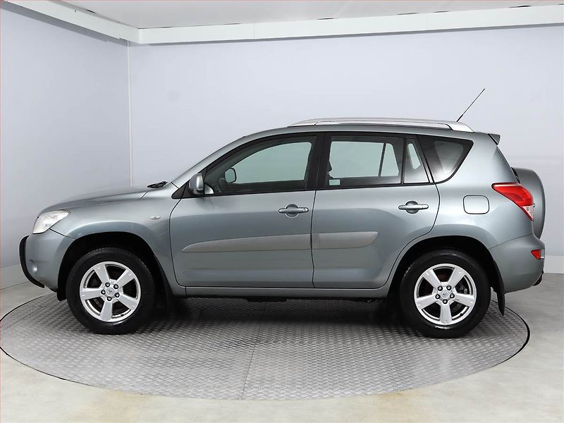 Toyota RAV4 (2007) 2.0 VVT-i, 4X4, Tempomat - fotka 3 z 15