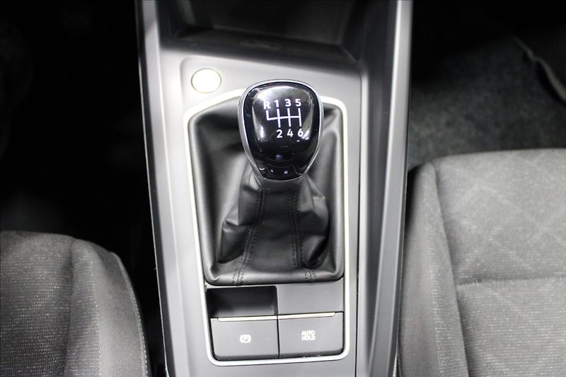 Volkswagen Golf 1,0 TSI Life 1.majitel CZ - fotka 24 z 36
