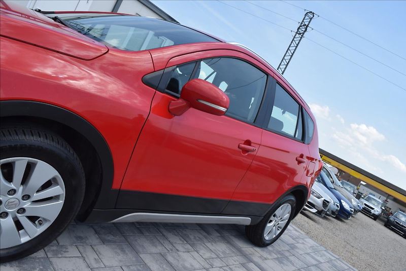 Suzuki SX4 S-Cross 1,6 D 88KW NOVÁ STK TAŽNÉ 4X4 - fotka 8 z 49