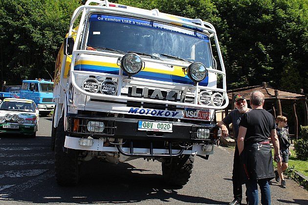 Jiří Moskal před LIAZem, se kterým jel v roce 1985 Rallye Dakar., zdroj: Deník/Edvard D. Beneš