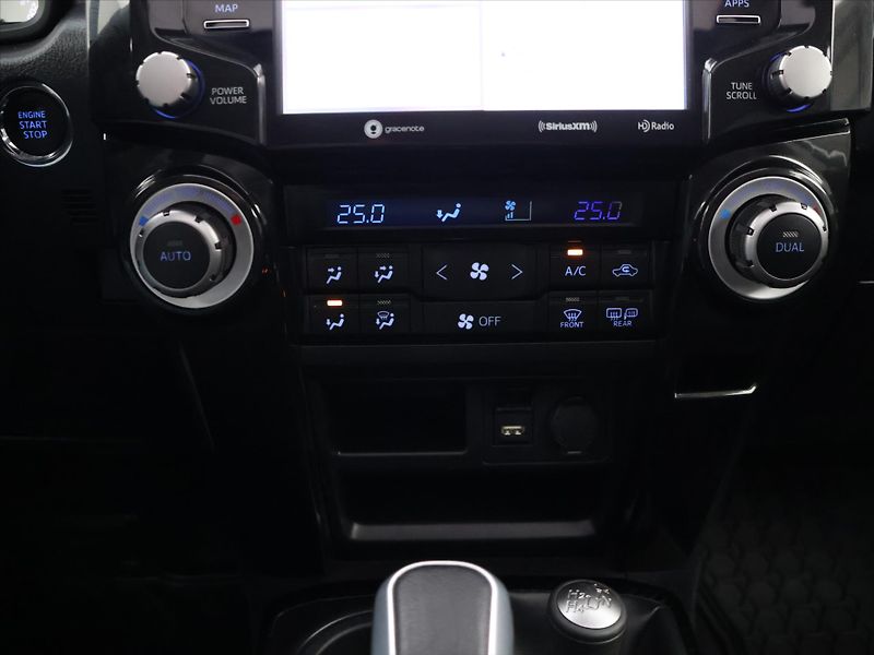 Toyota 4Runner 4,0 L V6 202kW 4WD AUT LED - fotka 19 z 28