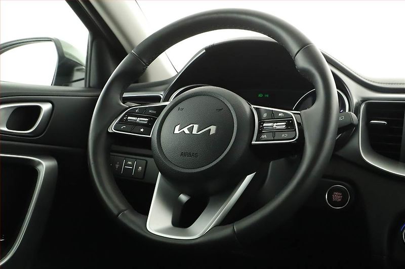 Kia Ceed (2025) 1.5 T-GDI, TOP, DPH, AUTOMAT - fotka 8 z 20