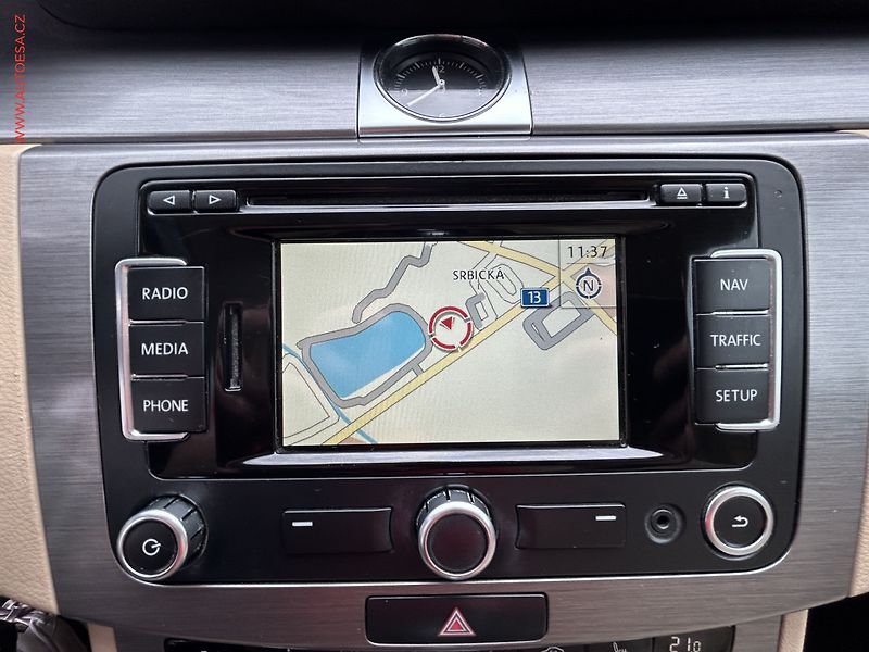 Volkswagen Passat (2013) 2.0TDi, DSG - fotka 16 z 17