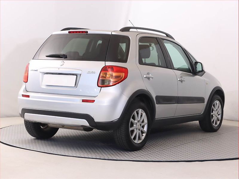 Suzuki SX4 (2010) 1.6 VVT, Serv.kniha, po STK - fotka 5 z 16