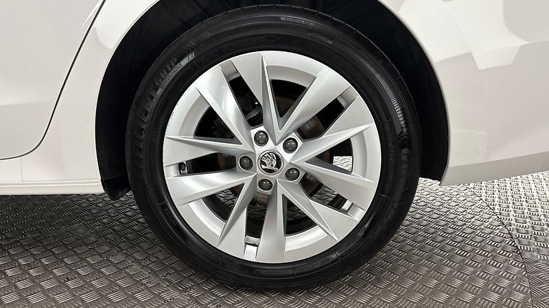 Škoda Octavia 2.0 TDI Style - fotka 19 z 26