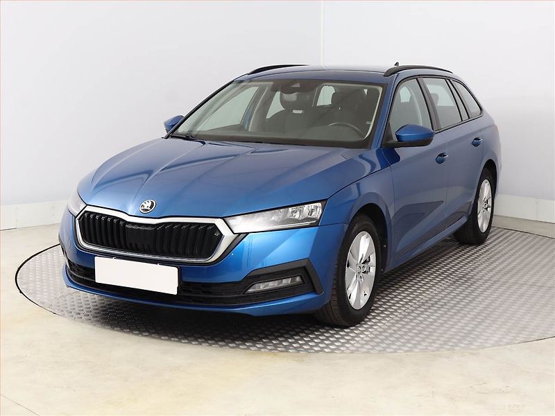 Škoda Octavia (2021) Ambition 1.0 TSI, ČR,1.maj - fotka 2 z 13