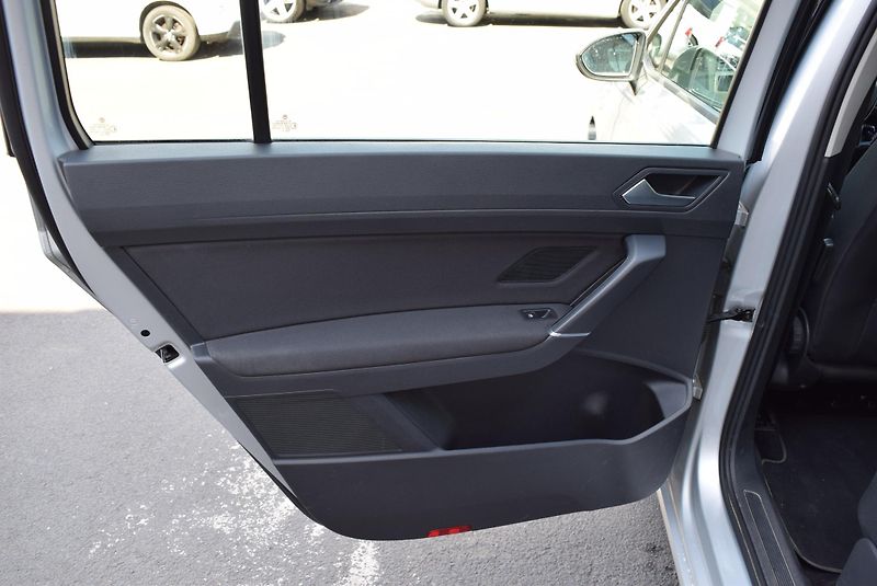Volkswagen Touran (2019) 1.5TSI 110kw CLBMT 7MÍST TAŽNÉ - fotka 13 z 46