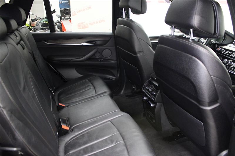 BMW X5 3,0 D 190kW M-paket DPH! - fotka 14 z 34
