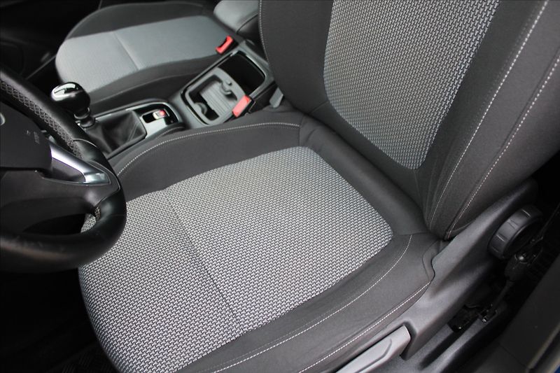 Opel Grandland X 1,2 T  ČR,1.MAJITEL,ENJOY - fotka 21 z 40