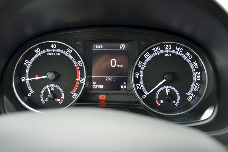 Škoda Fabia (2020) 1.0 TSI 70 kW Ambition PLUS - fotka 9 z 21