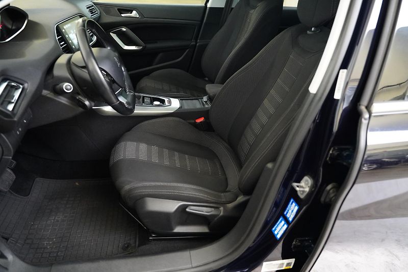 Peugeot 308 - fotka 11 z 29