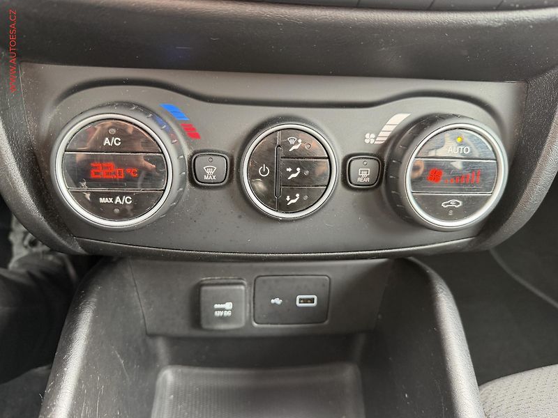 Fiat Tipo (2019) 1.6 MJet, AC, kamera - fotka 13 z 15