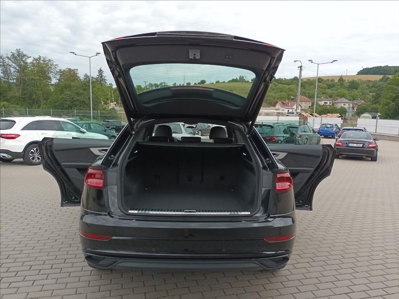 Audi Q8 3,0 TDI,210KW,S-line,1MAJ,LED, - fotka 19 z 37