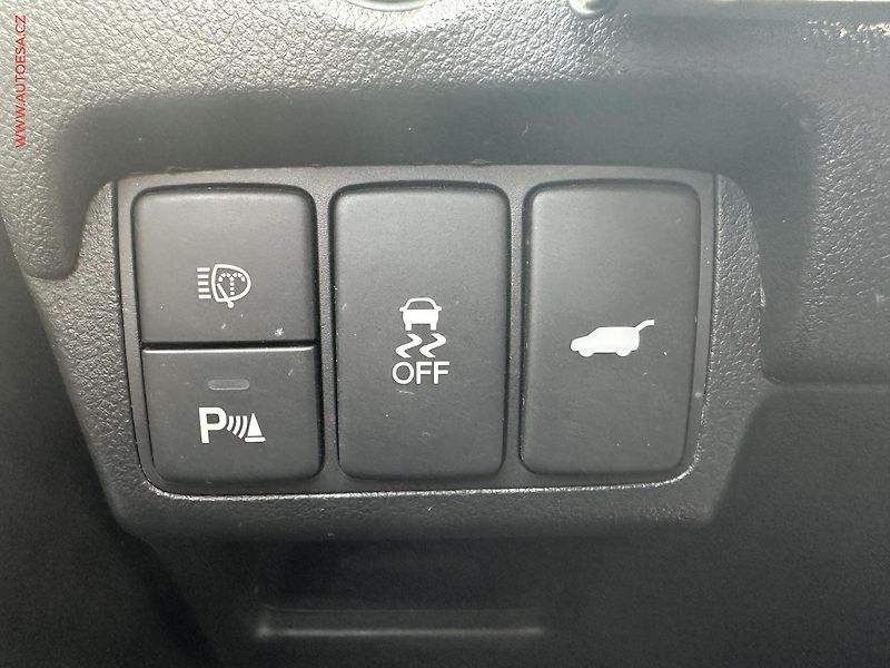 Honda CR-V (2014) 2.0 4x4, Navi, bixen - fotka 16 z 21