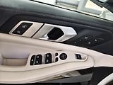 BMW X5 (2021) M50i 390kW xDrive - náhled 25
