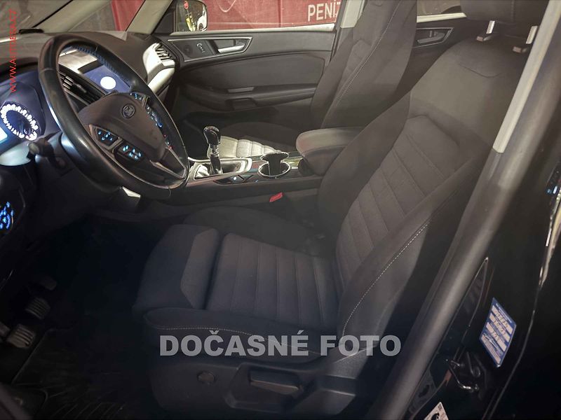 Ford S-MAX (2020) 1.5 ecoboost, 1.maj, xenon - fotka 3 z 3