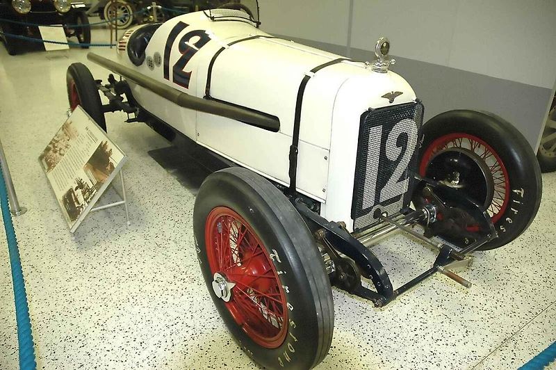 Vůz Duesenberg Model J z roku 1934. Foto: Wikimedia Commons, Jay Cross, CC BY 2.0