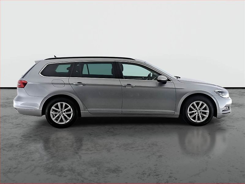 Volkswagen Passat (2019) 1.6 TDI, Automat, Navi - fotka 6 z 27