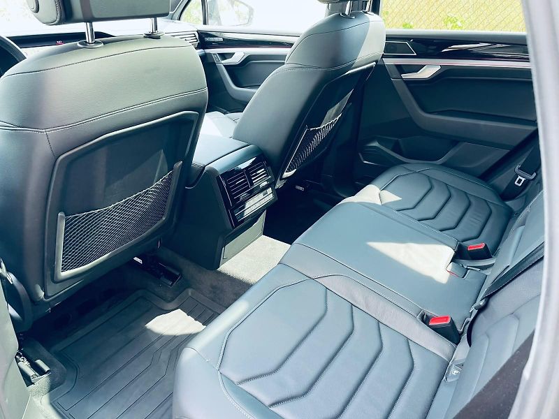 Volkswagen Touareg (2024) R eHybrid 3.0 V6 TSi, 340kW - fotka 12 z 23