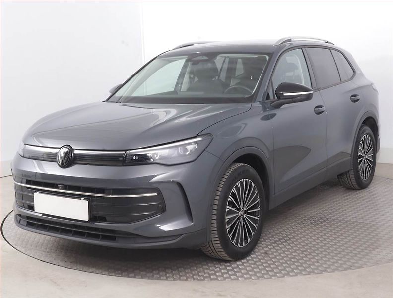 Volkswagen Tiguan (2025) Life 1.5 eTSI - fotka 2 z 22