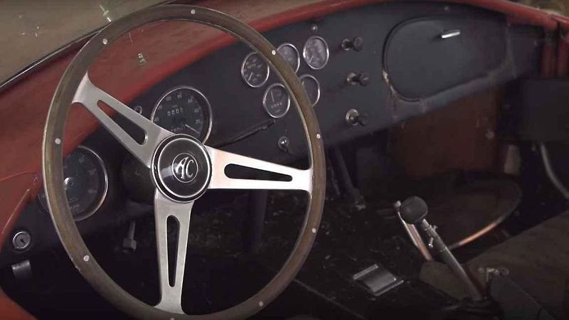 Ferrari 275 GTB/2 a Shelby Cobra 427.
