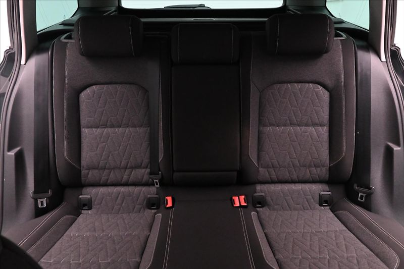 Volkswagen Passat 1,4 GTE 160 kW DSG Business Zá - fotka 26 z 30