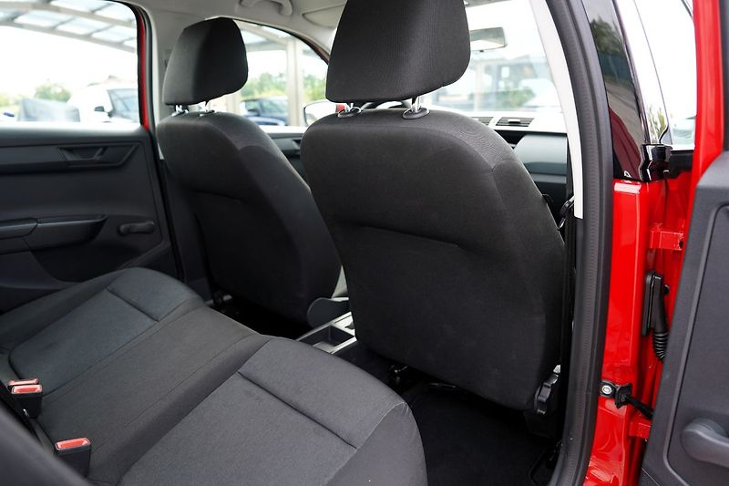 Škoda Fabia 1.0 MPI  75 PS/10.400 km !!!! - fotka 28 z 33