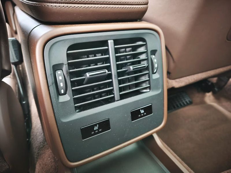 Porsche Taycan 4 Cross Turismo HuD BOSE Masáž - fotka 18 z 23