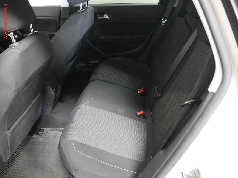 Peugeot 308 (2020) 1.5HDi, ČR, AC, tempo - fotka 10 z 17