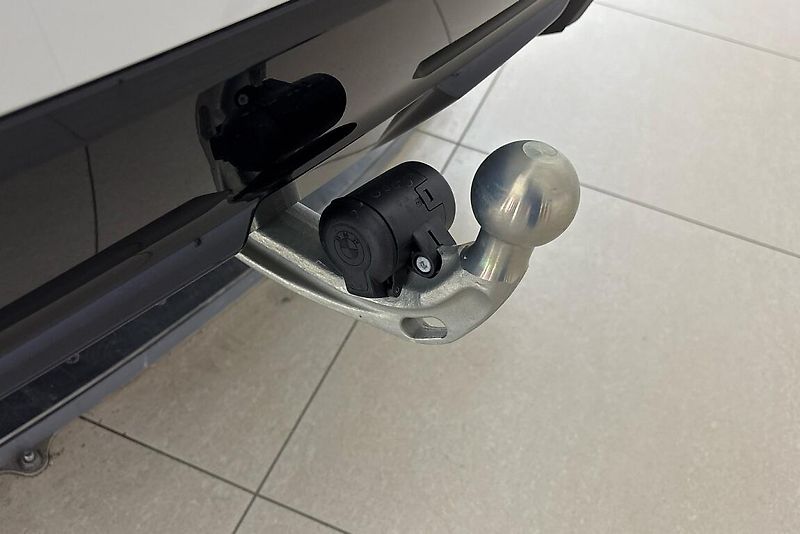 BMW i4 xDrive40 - fotka 16 z 19