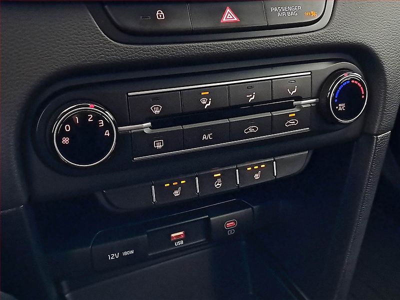 Kia Ceed (2024) 1.5 T-GDI, ČR,1.maj - fotka 17 z 19