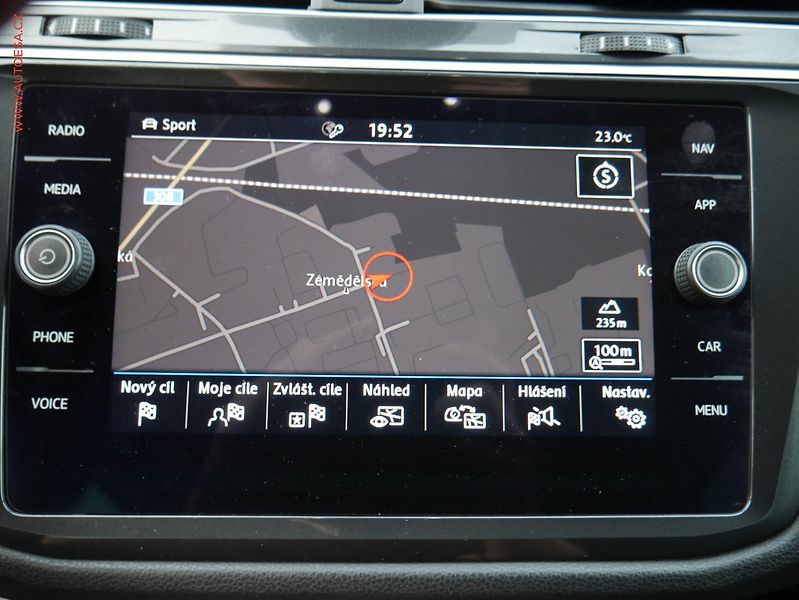 Volkswagen Tiguan (2018) 2.0 Bi-TDI 4x4, DSG, LED, ACC - fotka 14 z 21