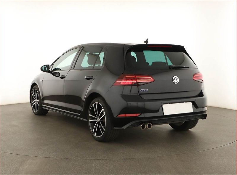 Volkswagen Golf (2020) GTE, Automat, Tempomat - fotka 4 z 16
