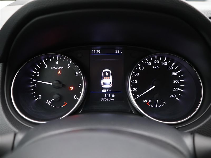 Nissan Qashqai 1,3 DiG-T Acenta CZ 1.Maj - fotka 17 z 37