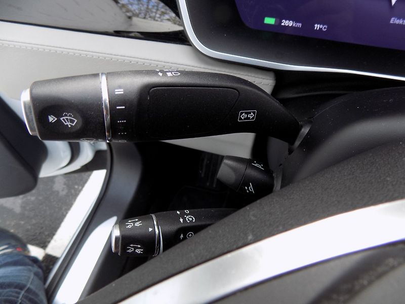 Tesla Model S (2015) 90D/1.Maj.ČR/Ludicrous/762PS/ - fotka 27 z 39