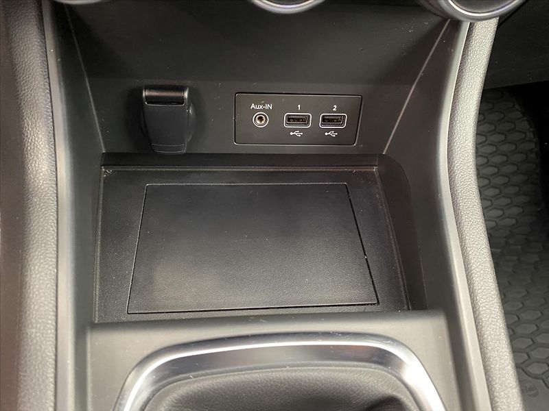 Renault Captur 1,0 TCe 67kW 1. maj. ČR - fotka 23 z 29