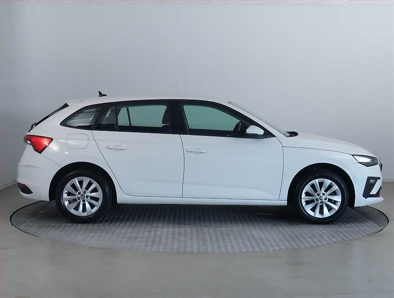 Škoda Scala (2024) Selection 1.0 TSI, Serv.kniha - fotka 6 z 18