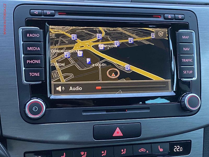 Volkswagen Passat (2012) 2.0 TDi, Comfortline, navi - fotka 17 z 20